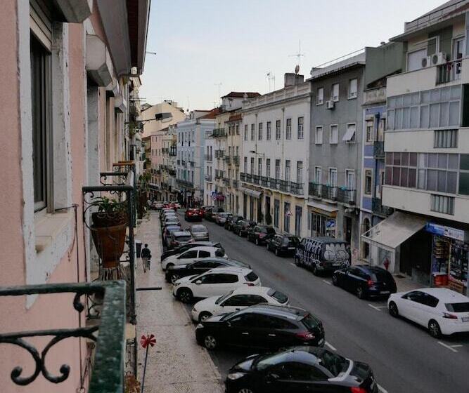 پانسیون Tt Anjos Lisbon Rooms