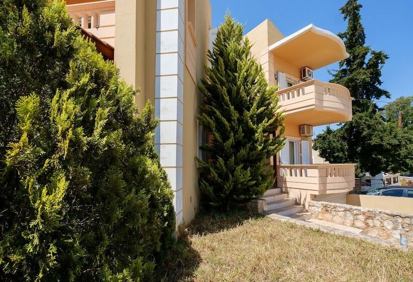 Relaxing Family Home Near Beaches