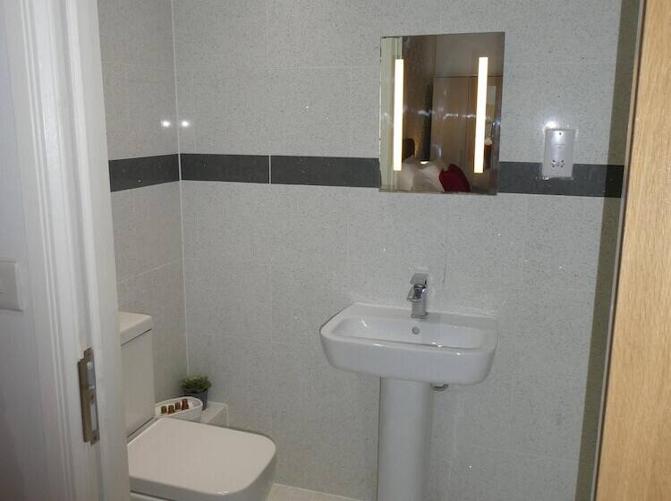 Riis Apartments Camberley