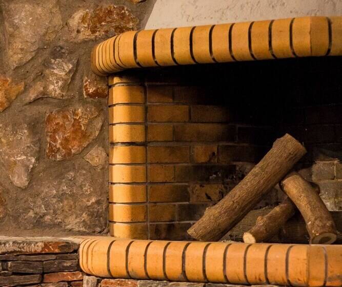 Spacious Home With Garden In Marathonas