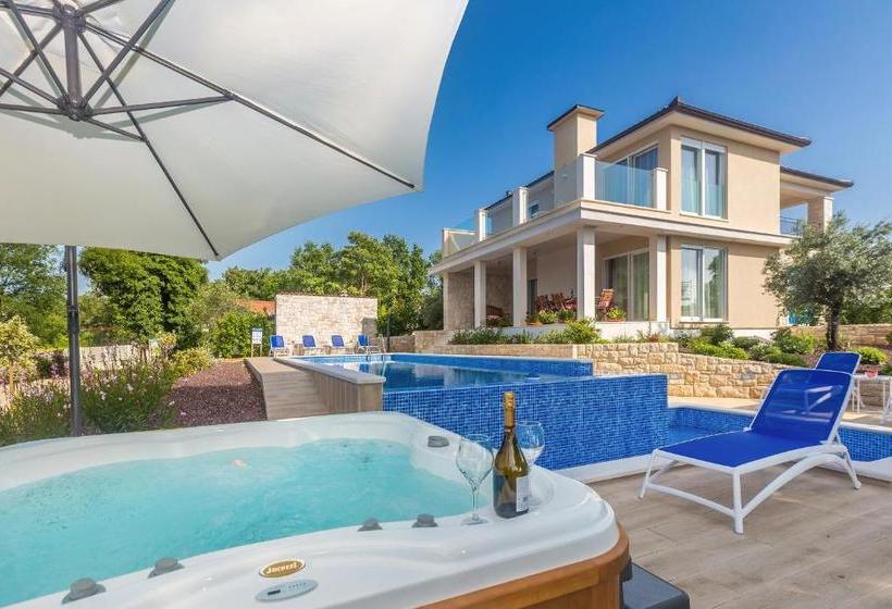 Villa Roko With Pool And Sauna