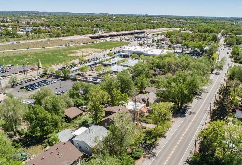 3brdowntownwalk To Everywhere & Bars W/fire Pit