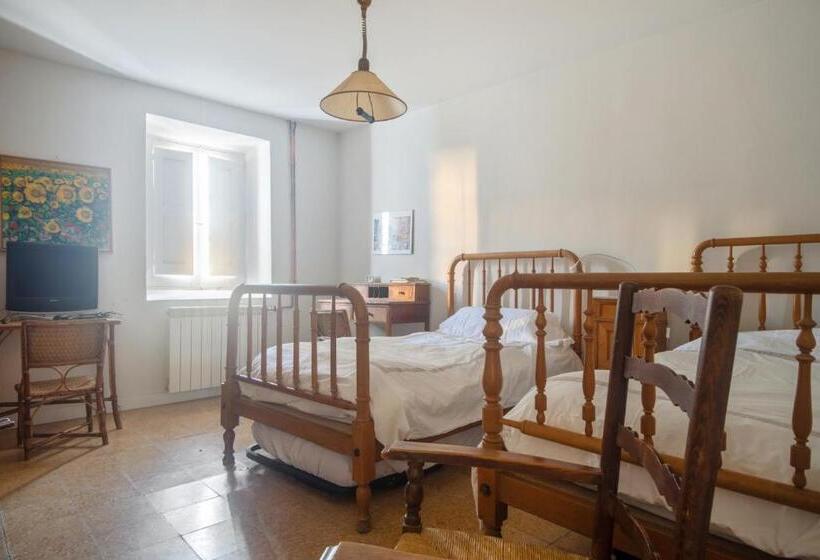 Spacious House With Garden In Sardon De Duero