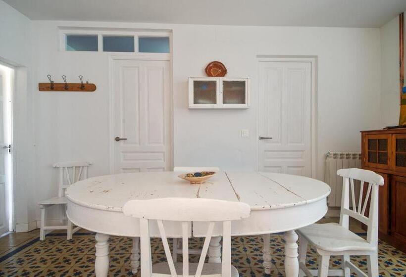 Spacious House With Garden In Sardon De Duero