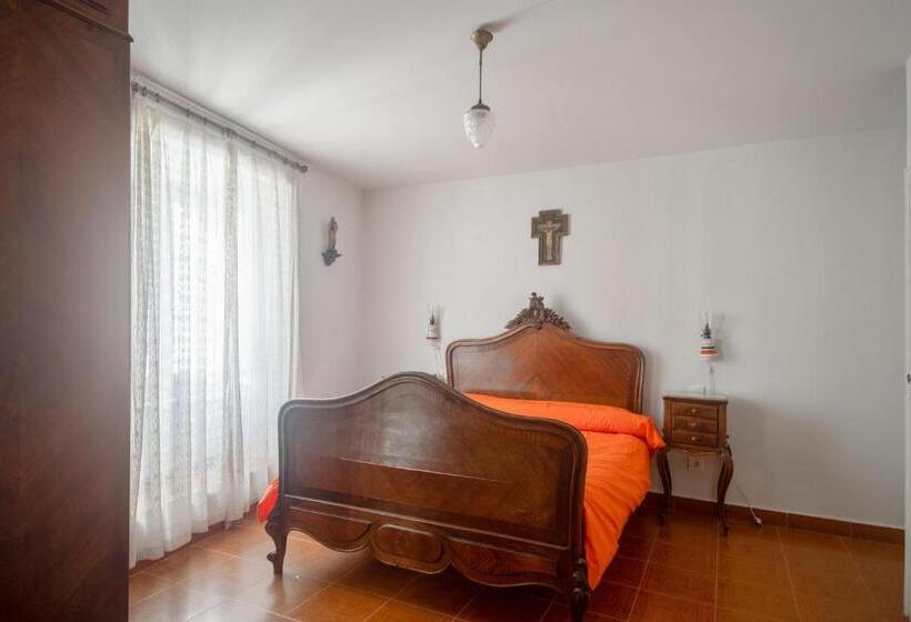 Spacious House With Garden In Sardon De Duero