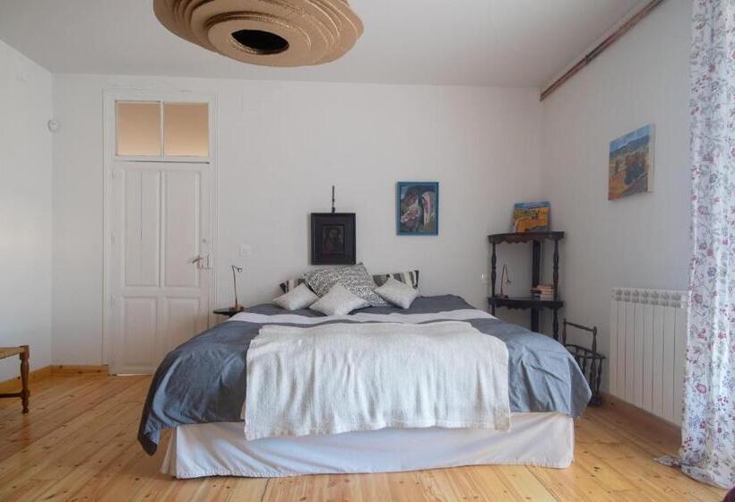 Spacious House With Garden In Sardon De Duero