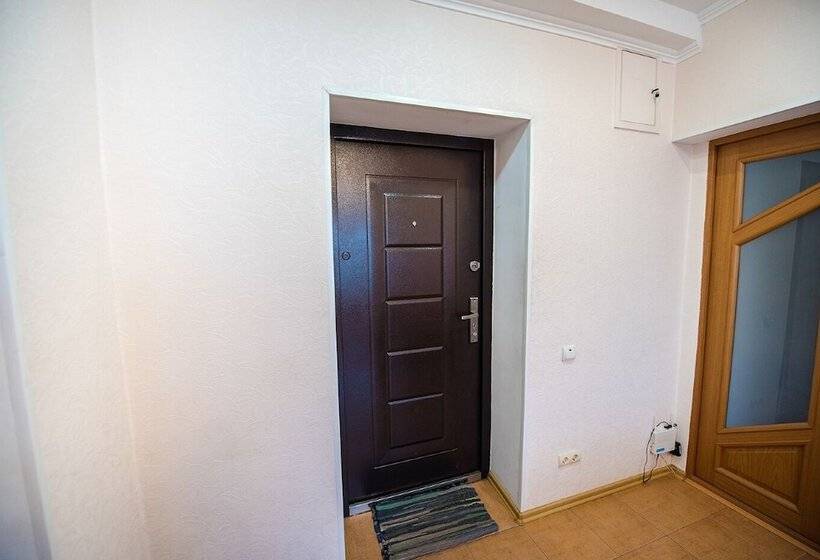 Apartment On Verhneportovaya 2a