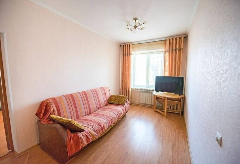 Apartment On Verhneportovaya 2a