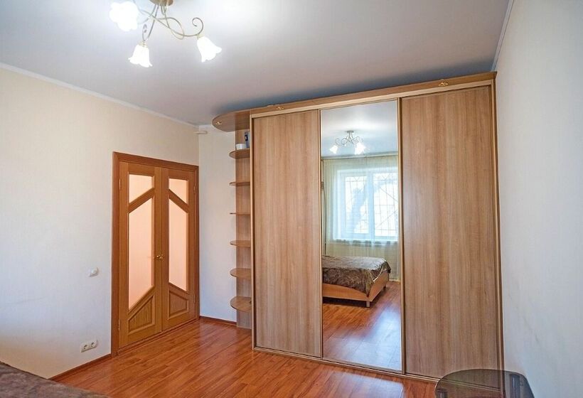 Apartment On Verhneportovaya 2a