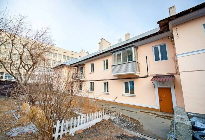 Apartment On Verhneportovaya 2a