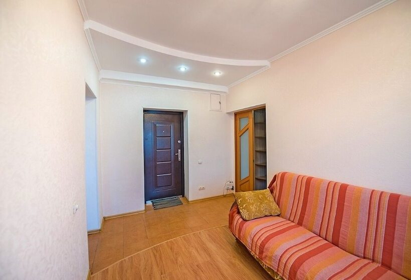 Apartment On Verhneportovaya 2a