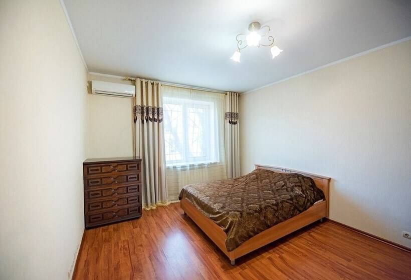 Apartment On Verhneportovaya 2a