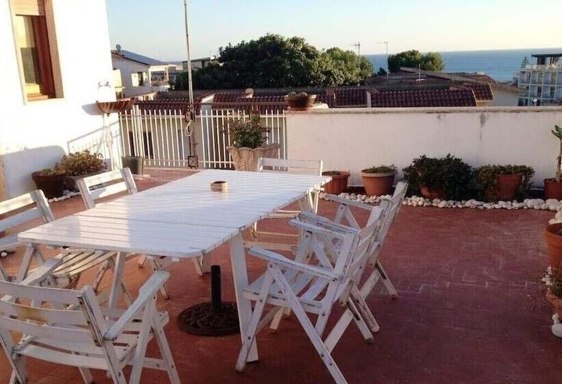 Bed and Breakfast La Terrazza Sul Mar Mediterraneo