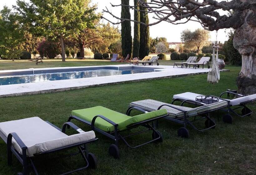 مبيت وإفطار Mas La Pomarede