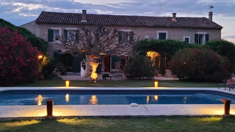 مبيت وإفطار Mas La Pomarede