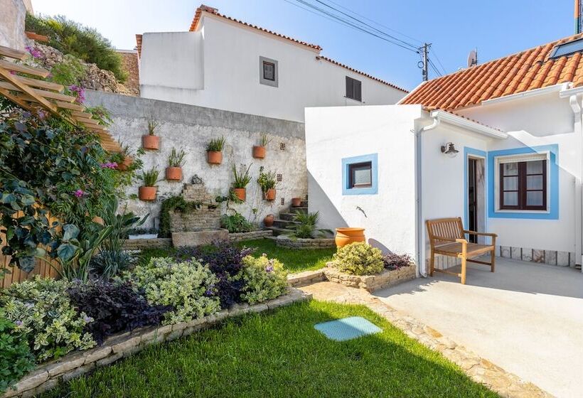 Carvoeira Surf & Family Villa