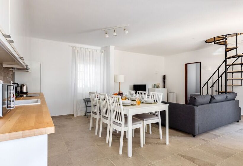 Carvoeira Surf & Family Villa