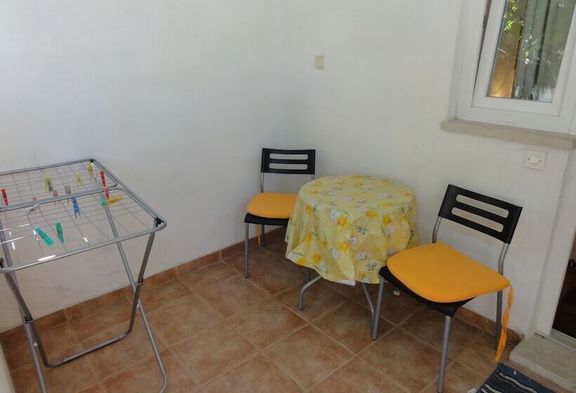 Cozy Apartment Buterer