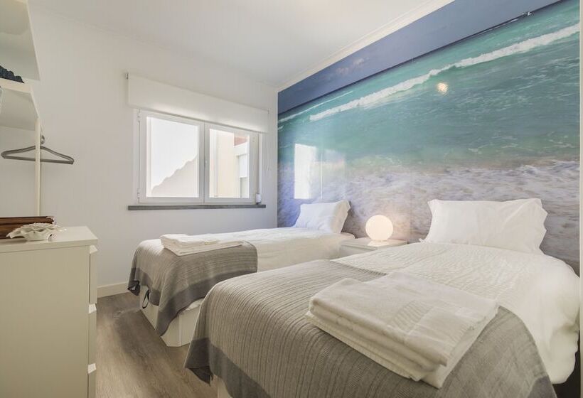 Cozy Seaview Apartment