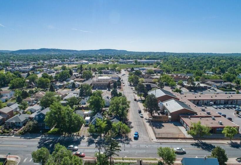 Craft Brewery Perfection! Charming & Dog Friendly