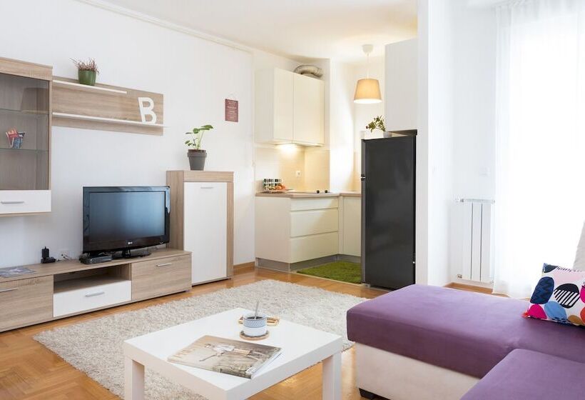 Cute And Sunny Studio In Zagreb With Balcony & Free Parking