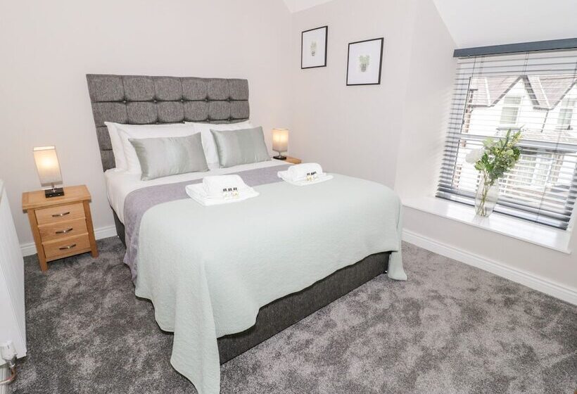 客栈  The Blue Lion