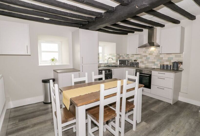 客栈  The Blue Lion