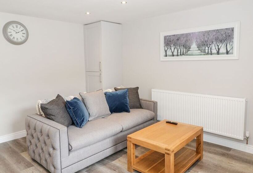 客栈  The Blue Lion