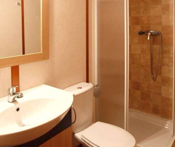 هتل Camping Fuentes Blancas