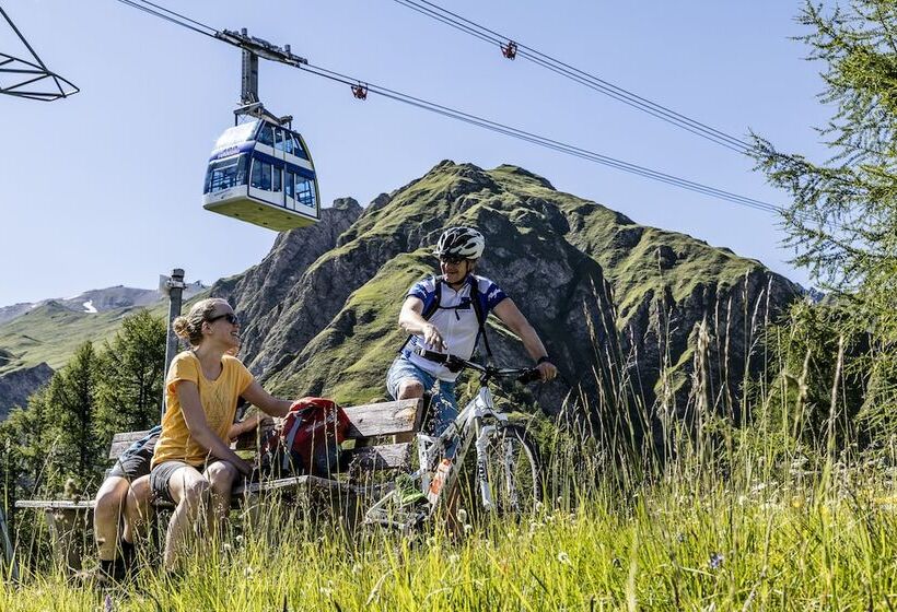 בית מלון כפרי Cresta