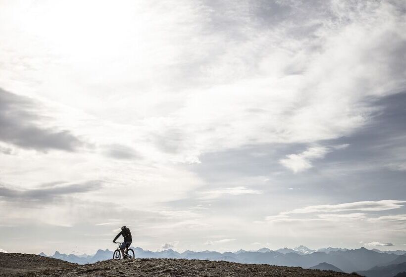 בית מלון כפרי Cresta