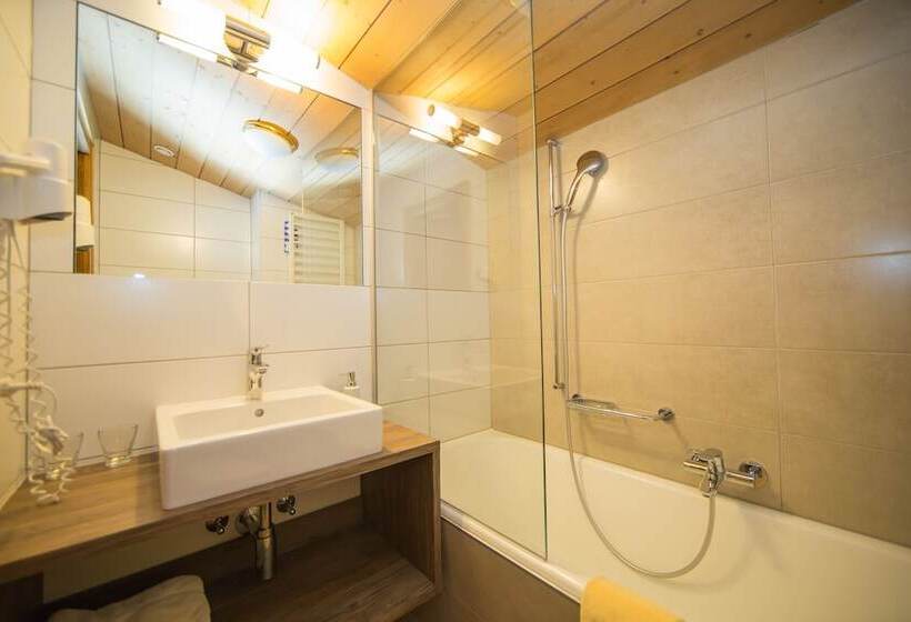 בית מלון כפרי Cresta