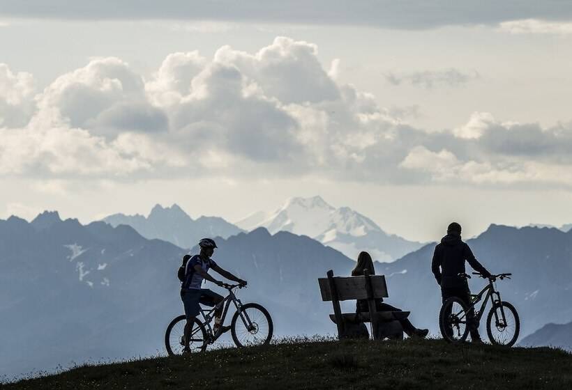 בית מלון כפרי Cresta