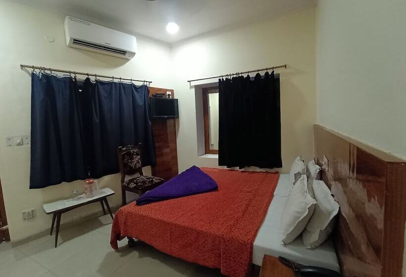 בית מלון כפרי Ganga Azure