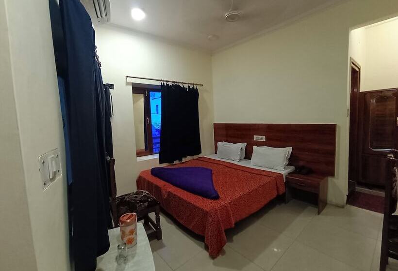 בית מלון כפרי Ganga Azure