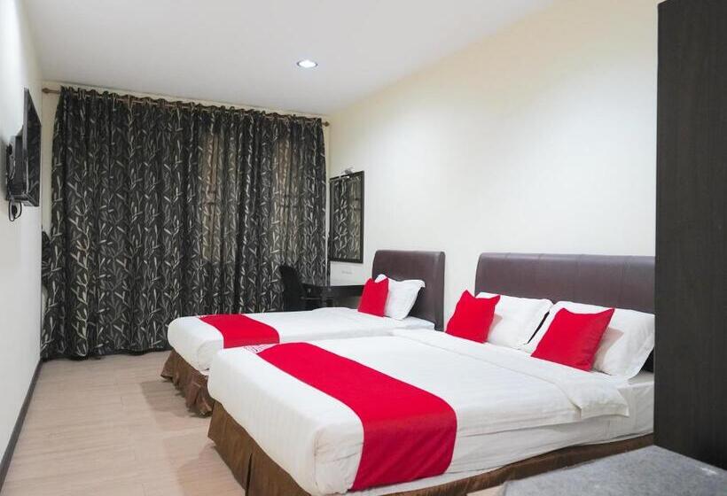 호텔 Utama Inn By Oyo Rooms