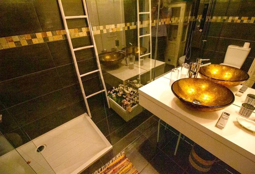 3 Bedrooms House With Enclosed Garden And Wifi At Gondiaes