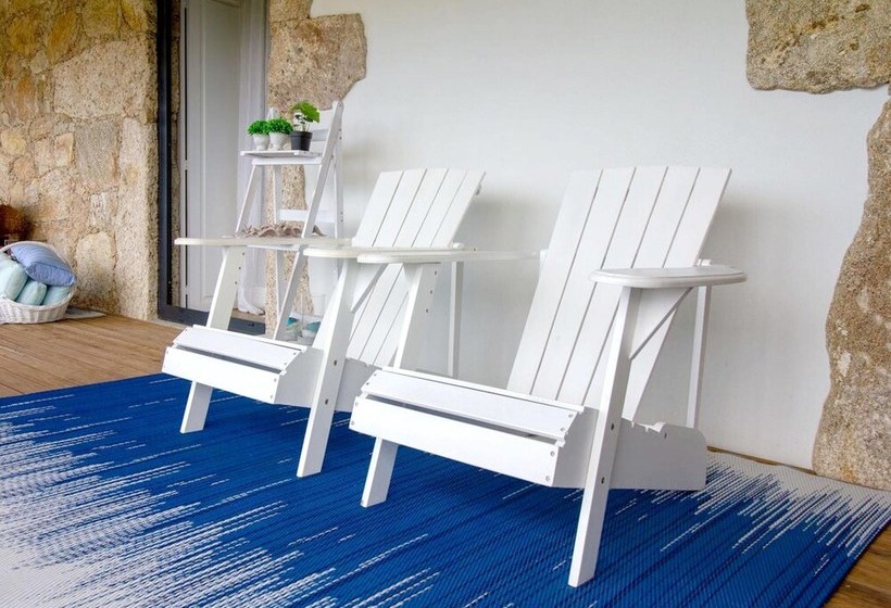 3 Bedrooms House With Enclosed Garden And Wifi At Gondiaes