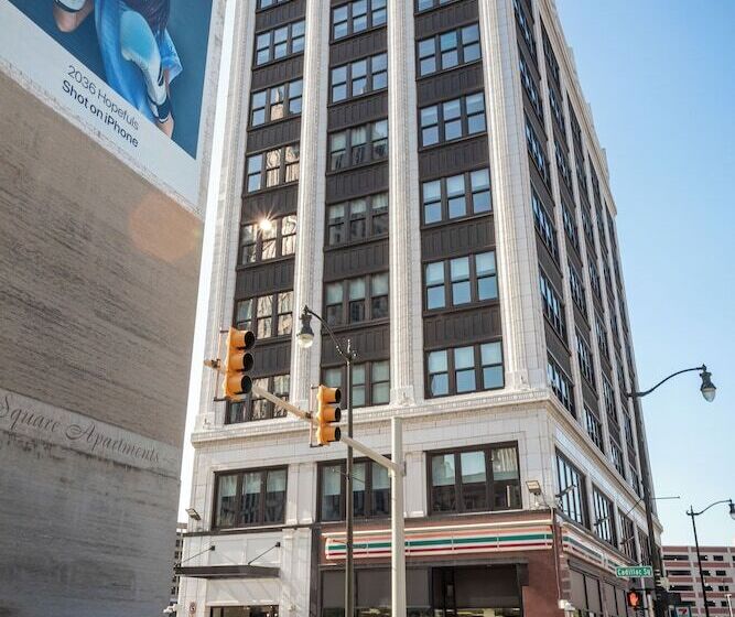 Kasa Cadillac Square Detroit