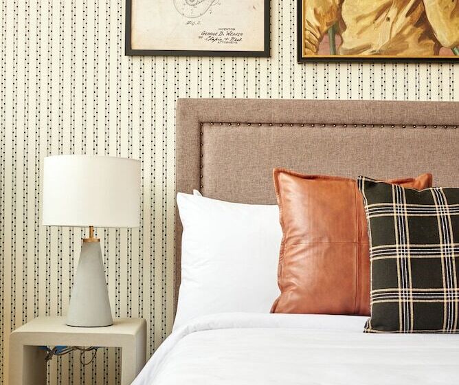 Kasa Cadillac Square Detroit