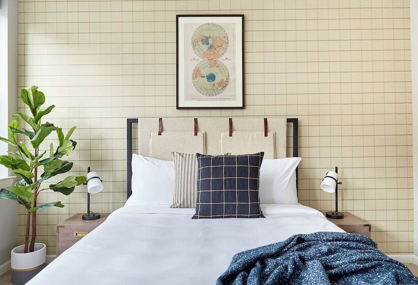 Kasa Cadillac Square Detroit