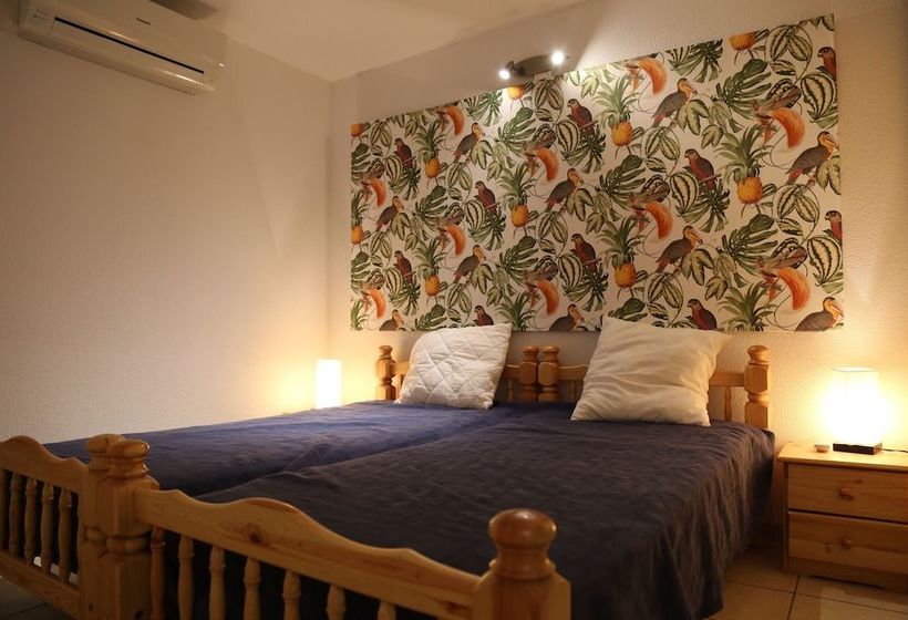 Les Pieds Dand L Eau