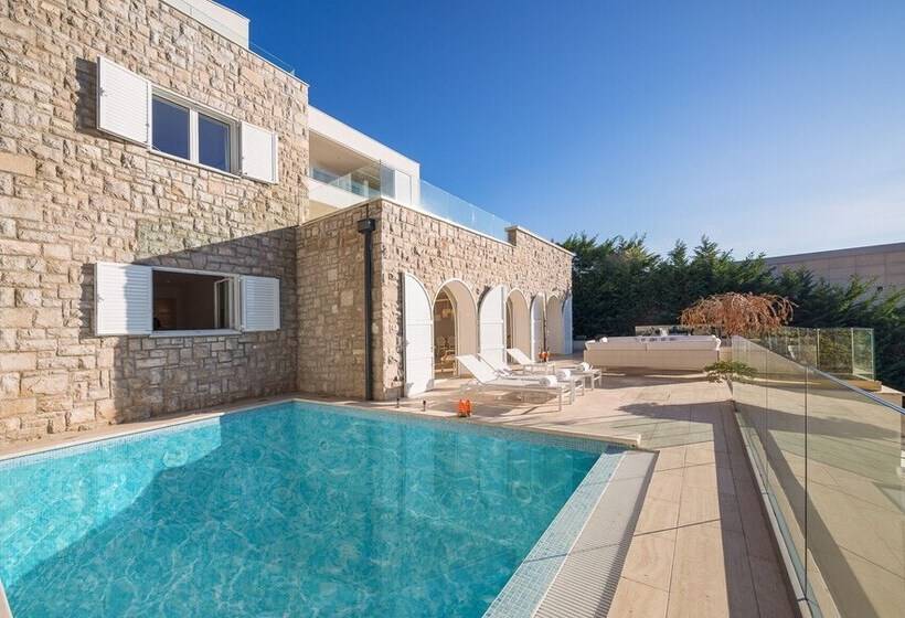 Luxury Villa Dance Forever With Pool