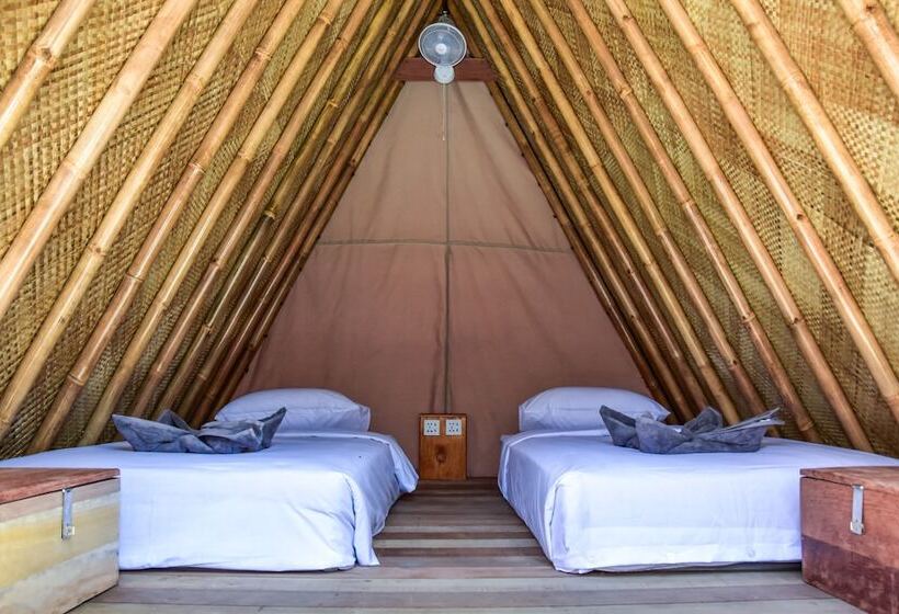 Mad Monkey Gili Trawangan   Hostel