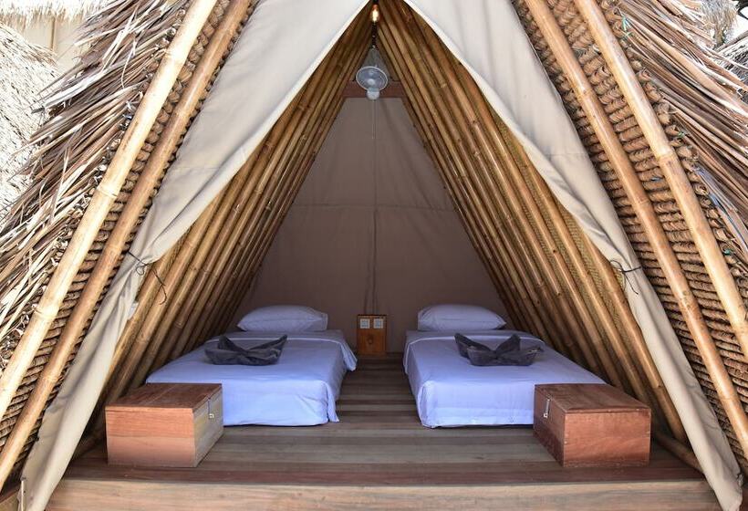 Mad Monkey Gili Trawangan   Hostel