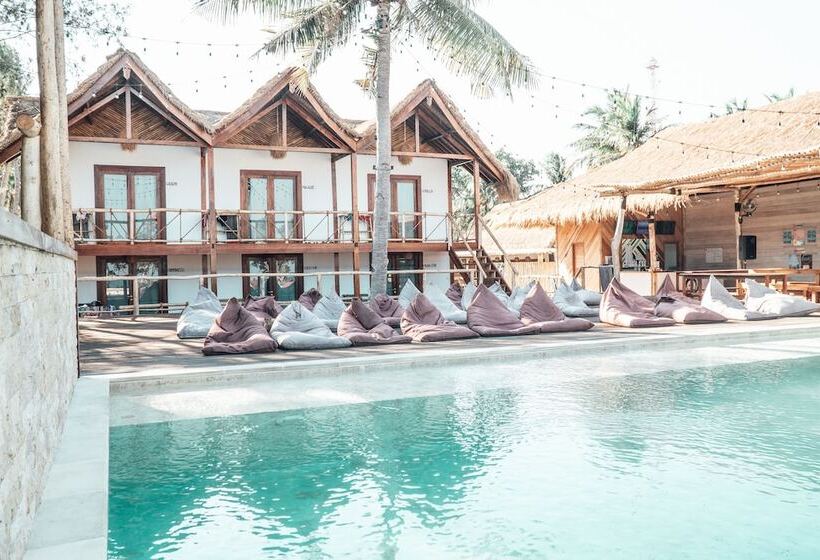 Mad Monkey Gili Trawangan   Hostel
