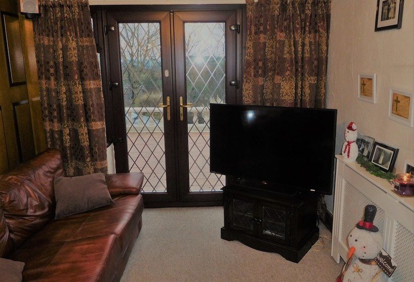 Mrs Featherstones B&b