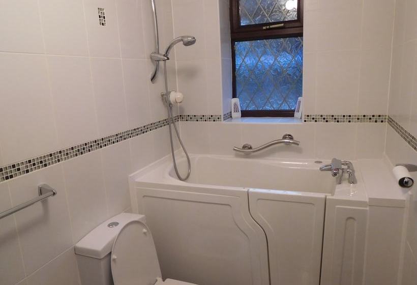 Mrs Featherstones B&b