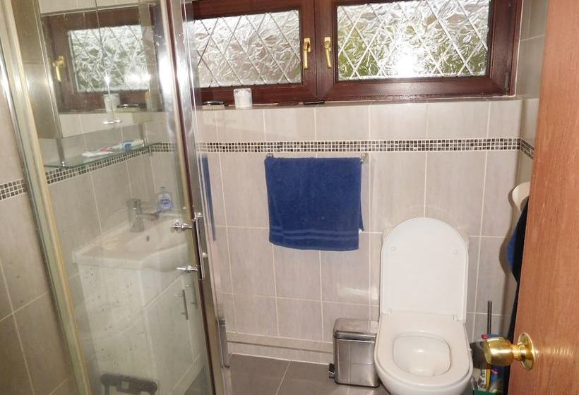 Mrs Featherstones B&b