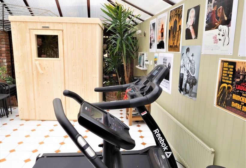 Mrs Featherstones B&b